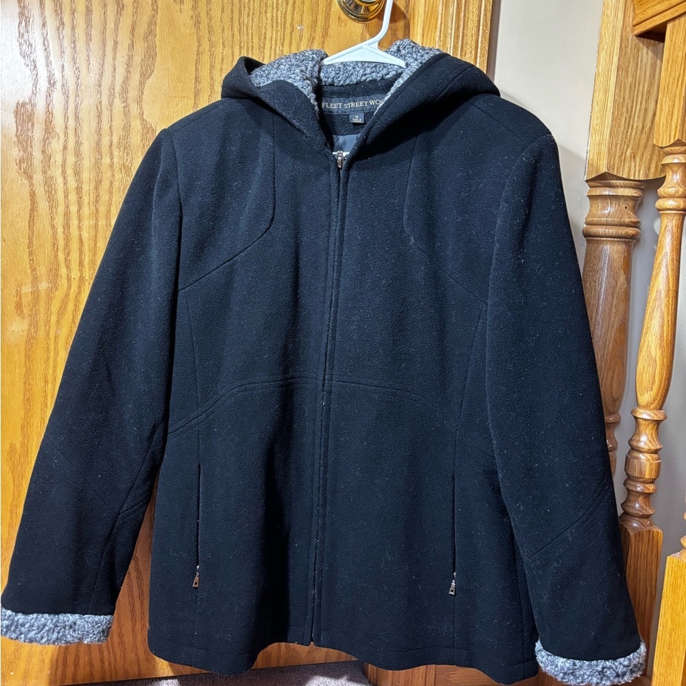 ✨ Fleet Street Wool Coat – Medium (Classic & Warm!)